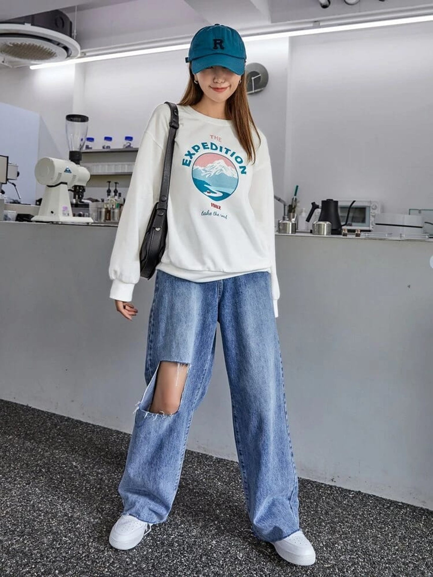 Fifth Avenue DIFT260 Adventure Printed Sweatshirt - White