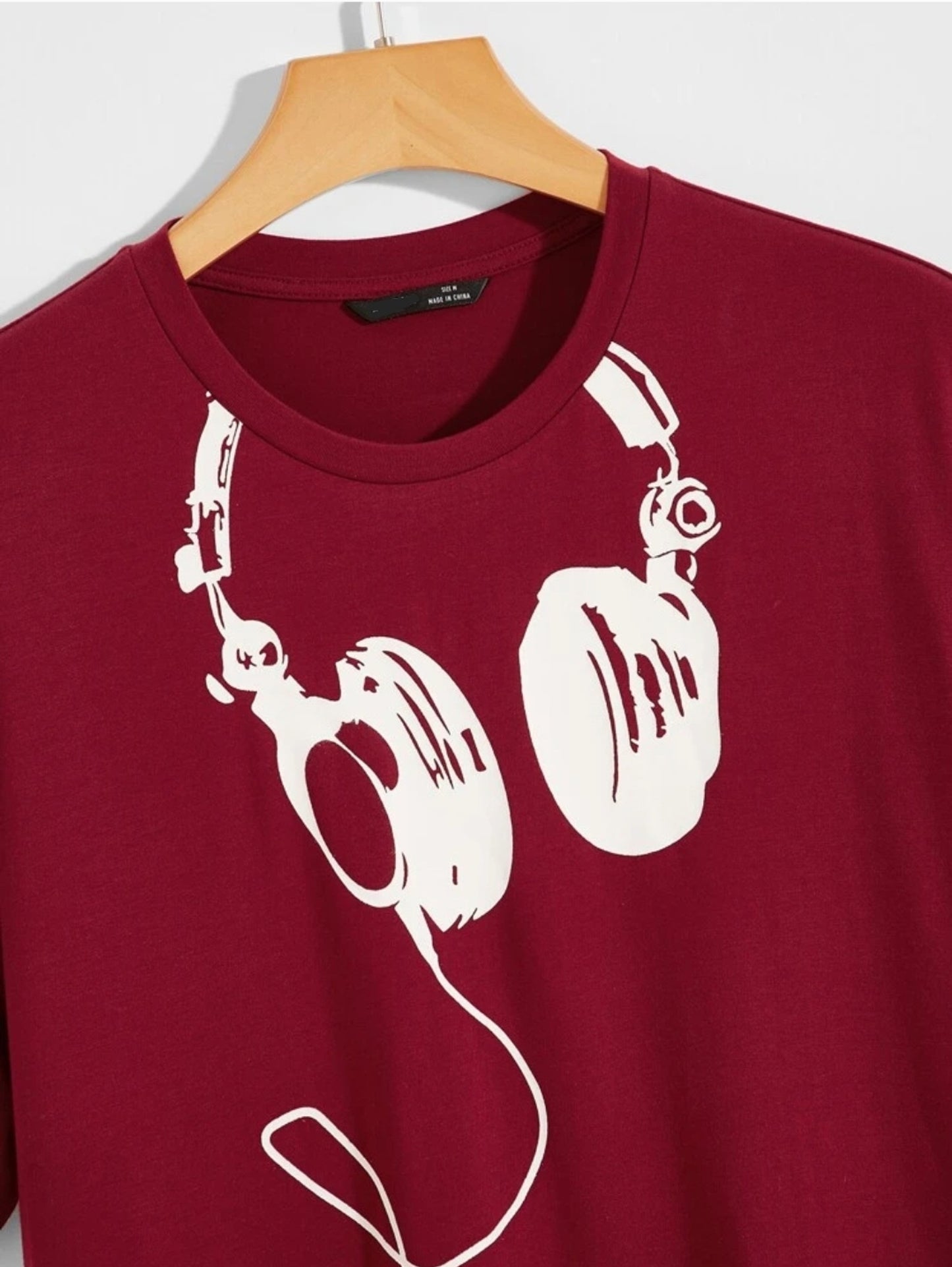 Fifth Avenue Headphones Printed MIFT115 T-Shirt - Maroon